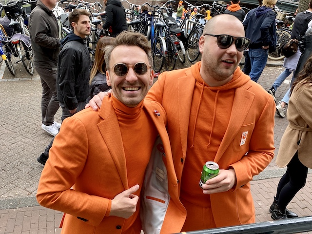 Kingsday orange suit supply